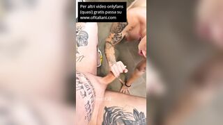 Rossa di capelli matta per gli uccelli