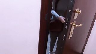 Se vuoi vedere la Tv ti fai scopare