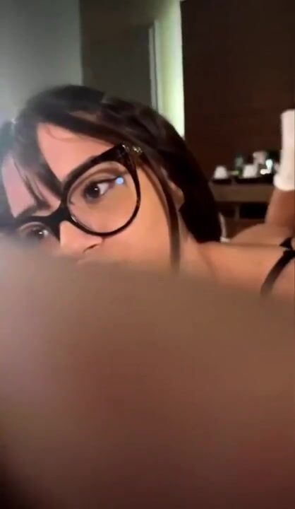 Fidanzata italiana prende tutta la sborra in faccia