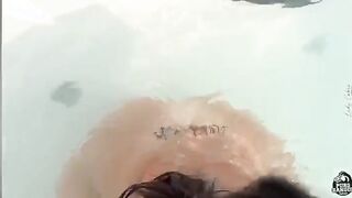 L4dyC0bra e Lucas scopano in jacuzzi