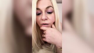 Sono la vostra troia,chi mi vuole scopare?