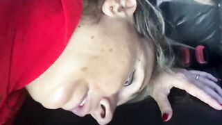 Pompino in auto e inculata moglie matura italiana