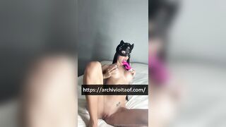 NicoleSforza si mostra mentre si spacca la figa