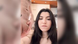 Fidanzata lo succhia al suo ragazzo in live