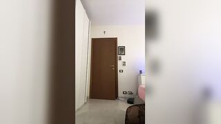 Vieni a casa mia e mi scopi che ho voglia porco