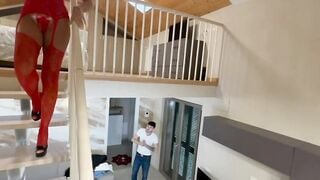 Milf bionda fica scopata da giovane con grosso cazzo