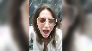 Milf italiana inculata da operaio in cantiere