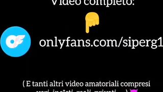 Mi sfonda il culo prima che ci vede la moglie.