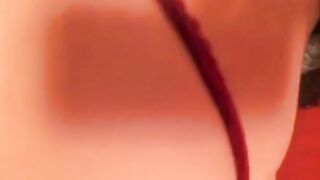 Morettina mostra culo e figa per noi