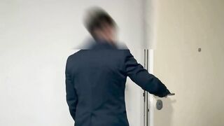 Giovane ragazza bionda italiana al suo primo casting anale