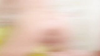 Lara De Santis masturbazione anale estrema DAP con pissing