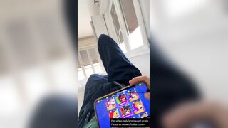 Tornata da scuola si fa sbattere a pecora