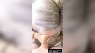 Milf gioca con la sborra