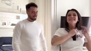 Agente immobiliare fica si fa scopare il culo da cliente