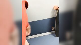 Pompino fidanzata nel bagno del treno