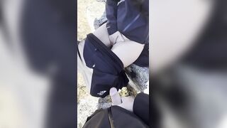 Scopat all'aperto a pecorina su una pietra