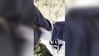 Scopat all'aperto a pecorina su una pietra