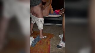 Carsex moglie italiana scopata da gruppo all'aperto