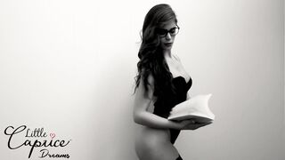 Ad4 18 enne scopata in camporella sul cofano dell'auto