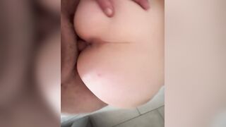 Coppia amatoriale moglie a pecora