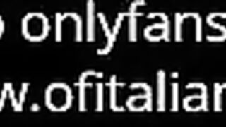 Scopiamo sconosciuto dopo una lunga camminata