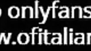 Si fa scopare in cucina