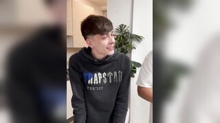 Incito a pranzo con inculata Trio gay italianao OF