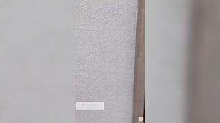 Amica tettona mi tocca il cazzone e vuole scopare