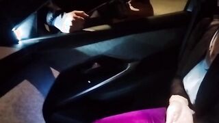 Il mio vicino di casa palpa senza decenza la troia di mia moglie