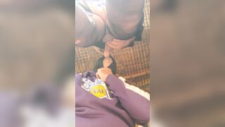 Pompino e sveltina al parco col trav