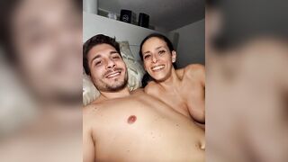 Slinguata coppia italiana con dito in culo a lei a pecora