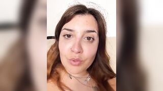 Me lo sono messo dentro tutti insieme e mi brucia la fica