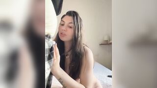 Schiffeggiami le tette anche col cazzo