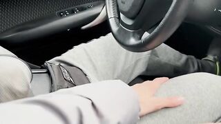 Sega e pompino in auto fidanzata italiana con chupito caldo di sperma