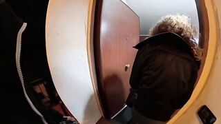 Moglie portata a scopare con vecchio porco panciuto