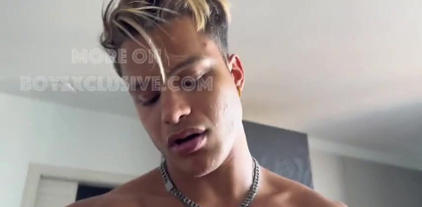 Threesome gay con D3n15 D0s10 OF