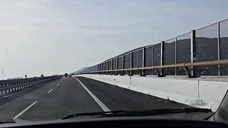 Pompino in auto Milf italiana in autostrada