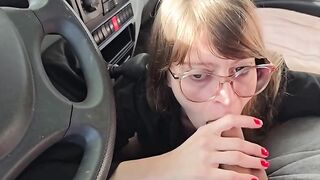 Pompino in auto Milf italiana in autostrada