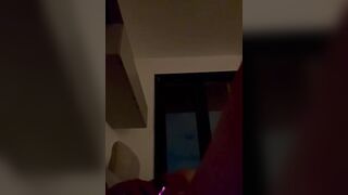 Sono sola in casa giochi con me?