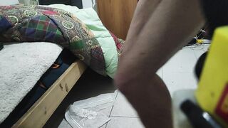 A pecorina mi inculo con un dildo guardate
