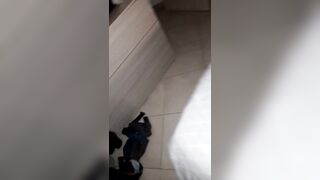 Moglie tettona galoppa il suo nuovo bull