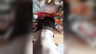 Moglie a novanta sul tavolo