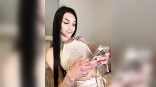 Camgirl italiana fica si spoglia e si masturba