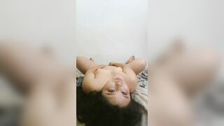 Putita masturbandose