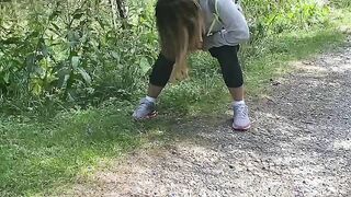 Che bello fare pipì all’aria aperta! Cercami