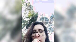 Esibizionista italiana al parco
