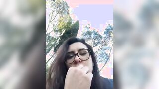 Esibizionista italiana al parco
