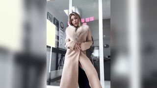 Sexy Milf italiana social strip in lingerie
