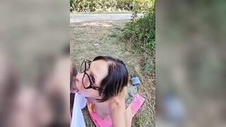 Milf italiana scopata in fica e culo in macchina con crampie
