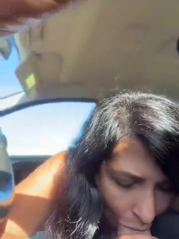 Guida tranquillo voglio solo succhiarti il cazzo